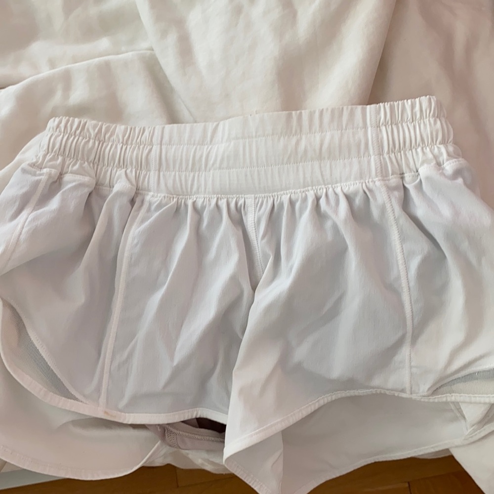 Lulu lemon size 4 white shorts